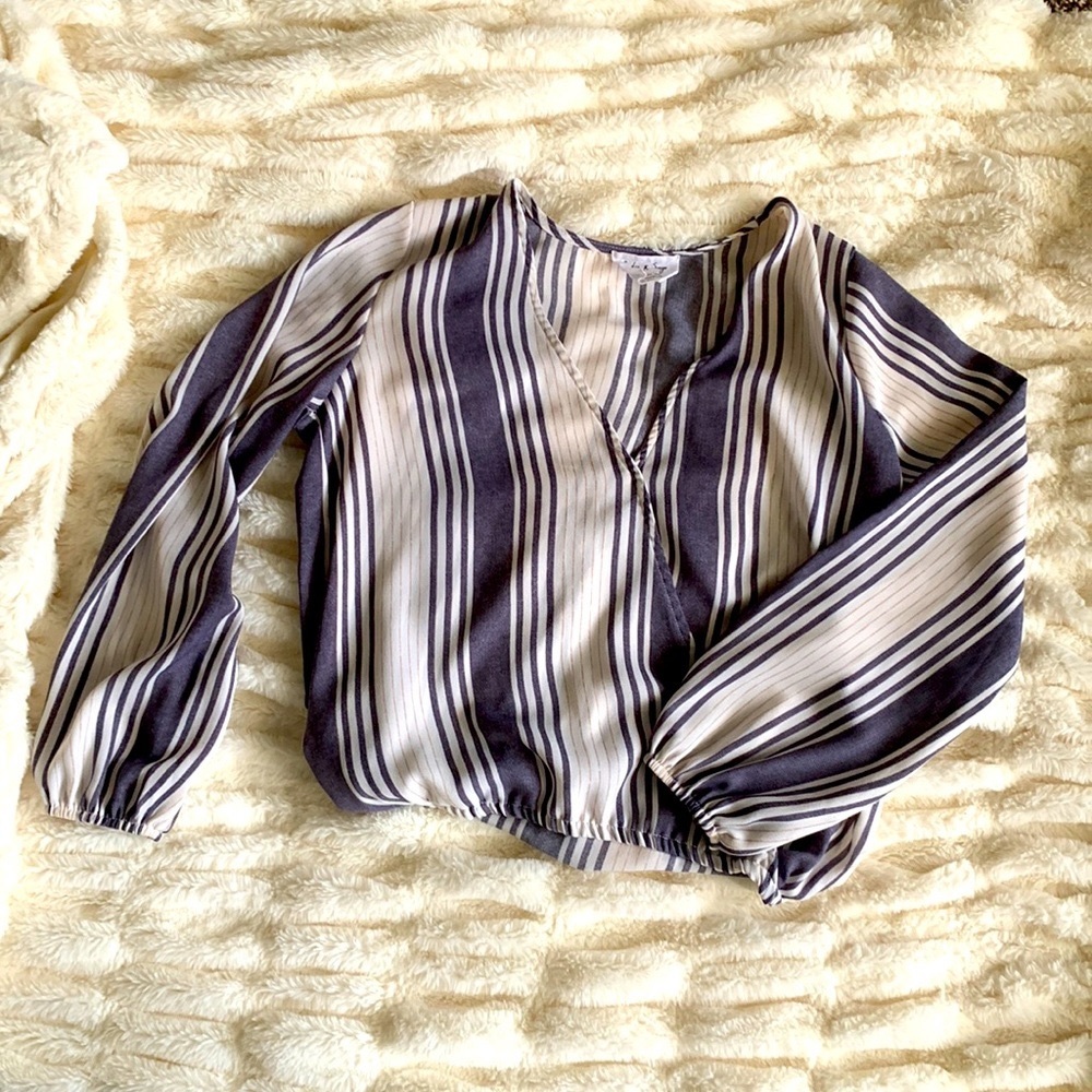 Sadie & Sage light weight striped blouse!
